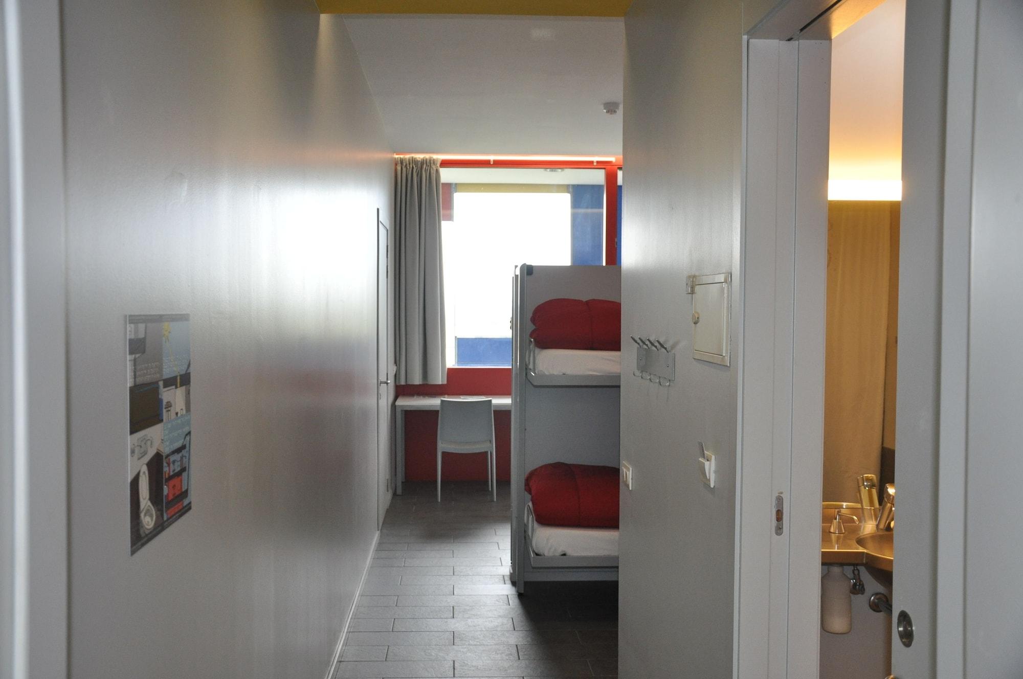 Centre Esplai Albergue El Prat de Llobregat Ngoại thất bức ảnh
