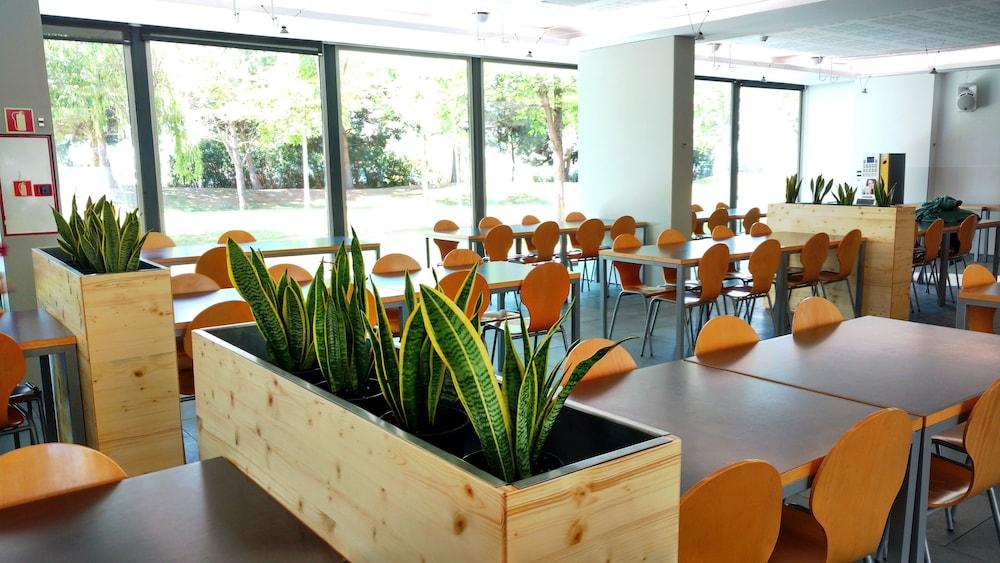 Centre Esplai Albergue El Prat de Llobregat Ngoại thất bức ảnh