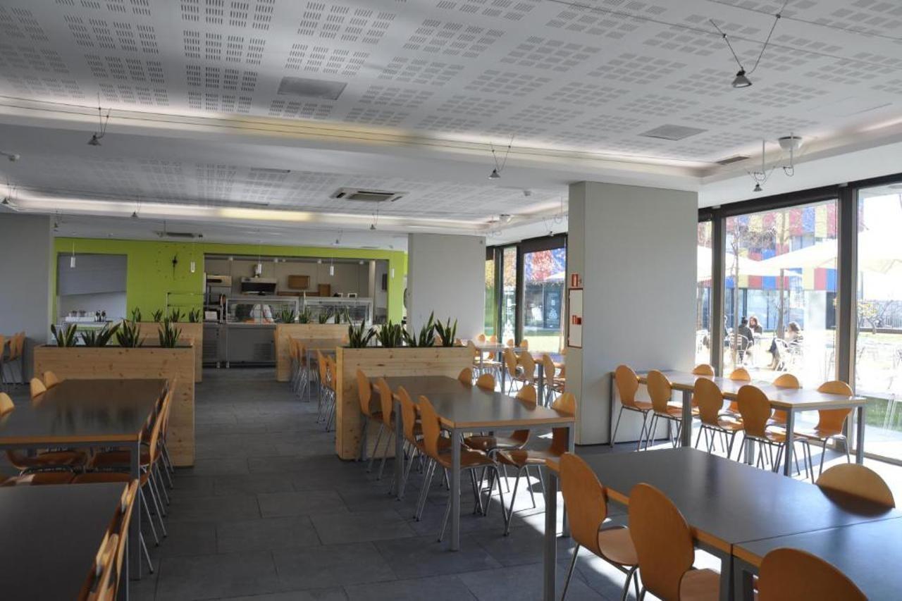 Centre Esplai Albergue El Prat de Llobregat Ngoại thất bức ảnh