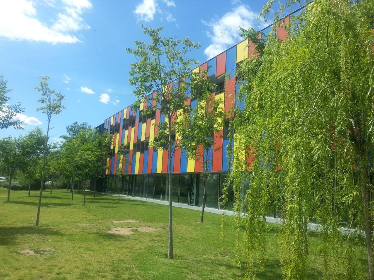 Centre Esplai Albergue El Prat de Llobregat Ngoại thất bức ảnh